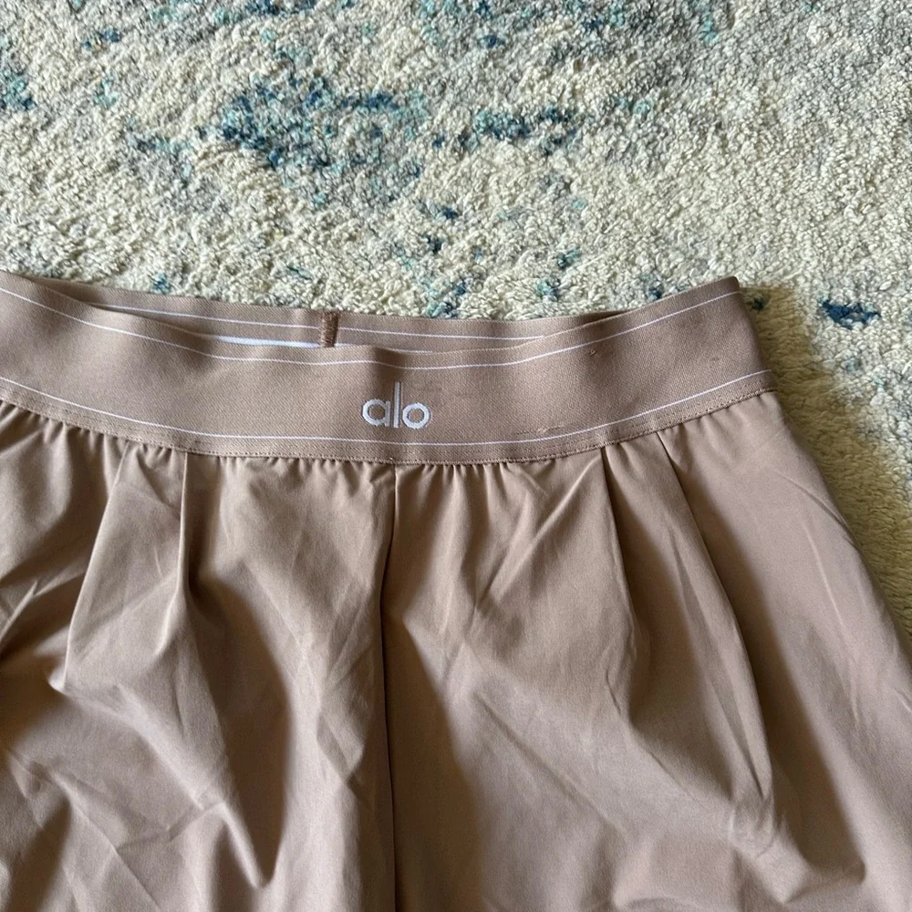 ALO Yoga Wide Leg Pants in Gravel